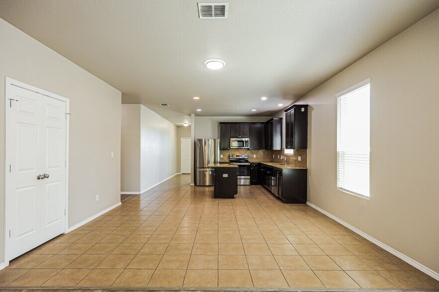 Building Photo - 7811 Paraiso Crest