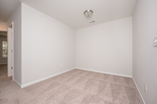Building Photo - Elegant 3-Bedroom, 2.5-Bath Townhome with Modern Finishes ($1950/mo rent***)