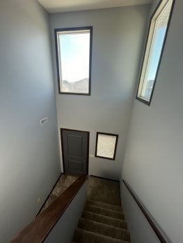 Building Photo - "Charming 3-Bed Townhouse with 2.5 Baths &...