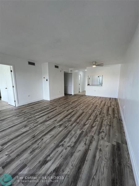 Building Photo - 2797 NE 51st St