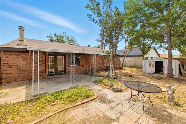 Building Photo - 2307 Montclair Dr