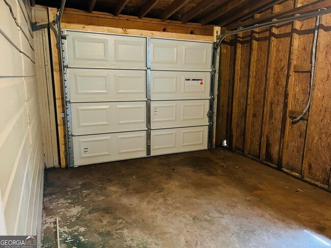 Building Photo - 31 Swan Dr