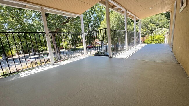 Building Photo - 7610 Miller Ave