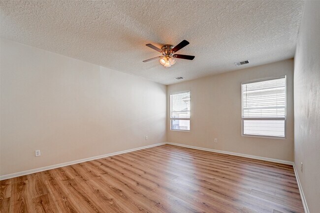 Building Photo - 7218 Fox Cub Ln