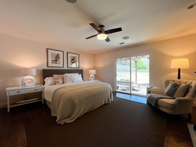 Building Photo - Wine Country Retreat with Guest Cottage & Vineyard Views