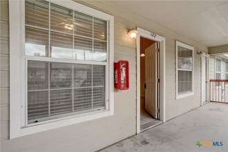 Building Photo - 412 Burleson St