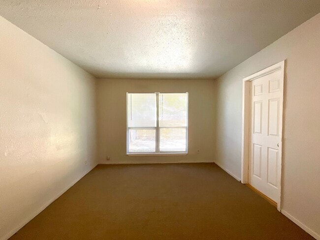 Building Photo - 7237 Glen Bay Dr