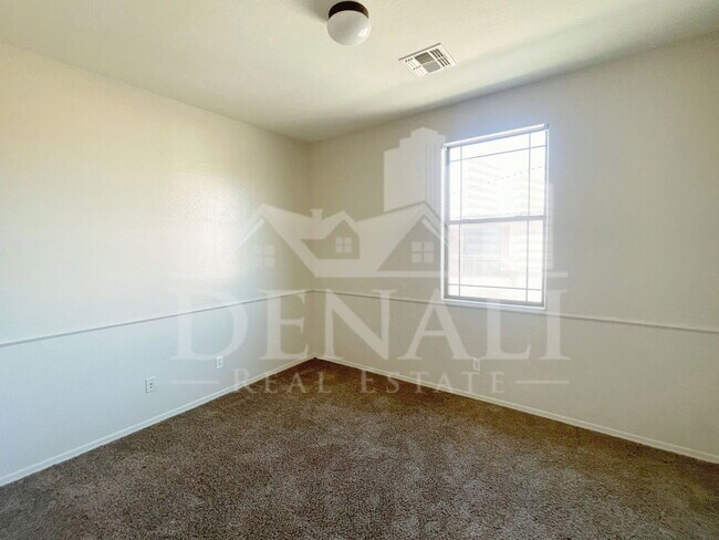 Building Photo - 1417 N 80th Ln
