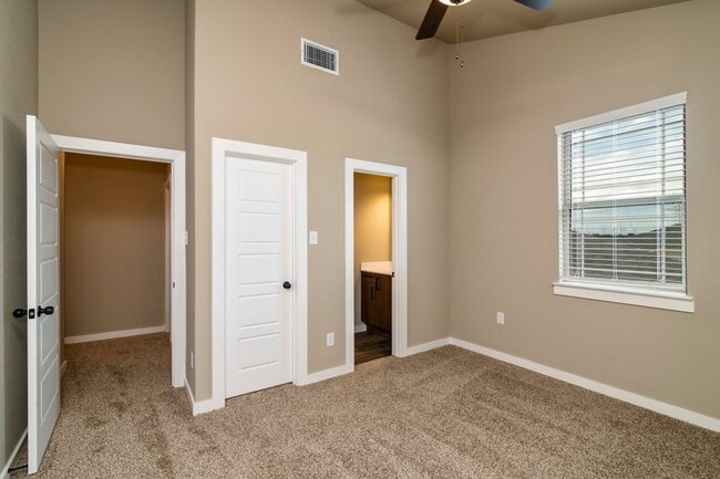 Building Photo - GORGEOUS 2 BEDROOM FOUR PLEX LOCATED IN MIDLOTHIAN ISD!