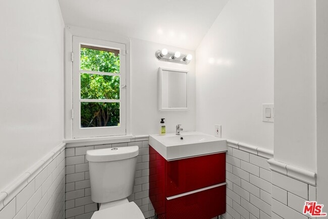 Building Photo - 23057 Sylvan St