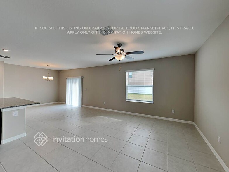 Building Photo - 10355 Blue Plume Ct