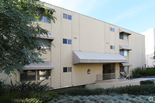 Building Photo - 117 N Hamilton Dr