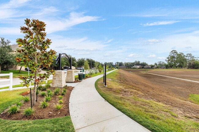 Building Photo - 8815 Rollick Dr