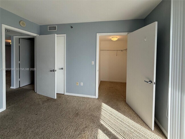 Building Photo - 50 Biscayne Blvd