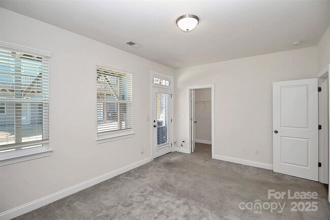 Building Photo - 10436 Glenmere Crk Cir
