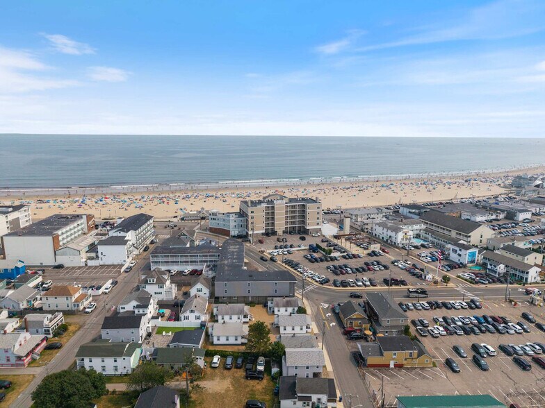 Building Photo - 2 Island Path