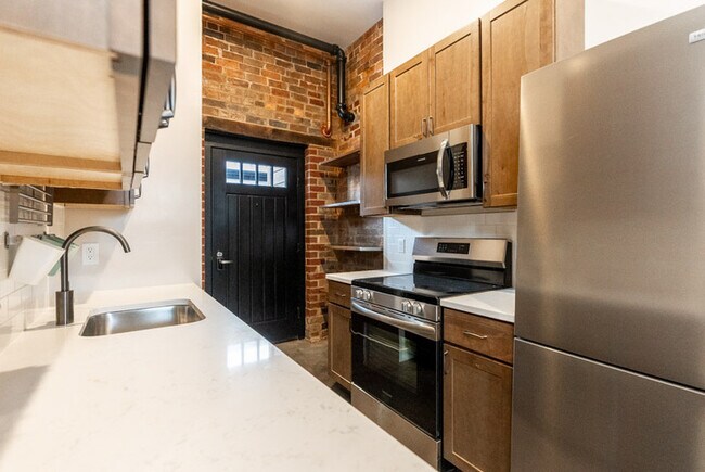 Building Photo - 225 Old South High St