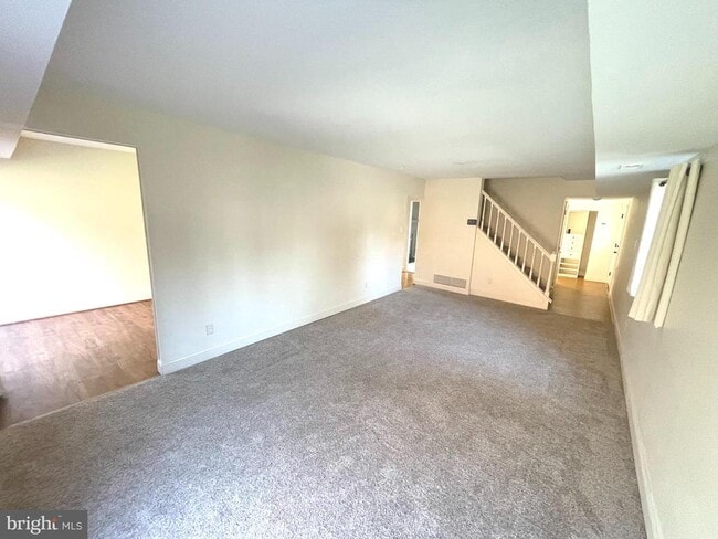 Building Photo - 301 Worthington Dr