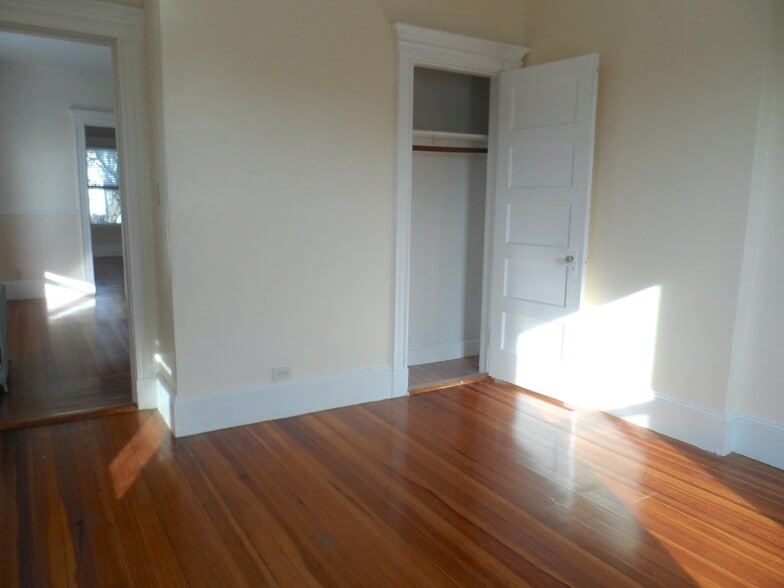 Building Photo - 9 Willard Ave