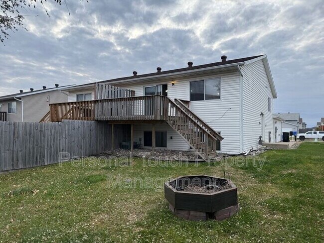 Building Photo - 2510 Amber Valley Ct S