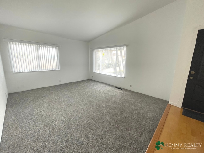 Building Photo - Spacious 3 Bedroom Home with Backyard Pati...