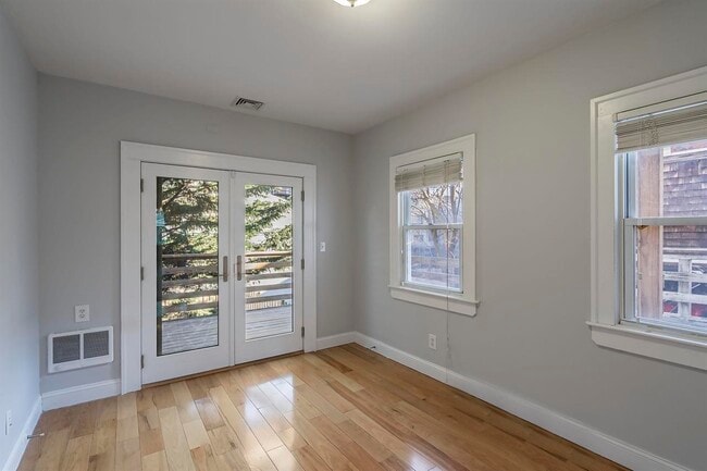 Building Photo - 114A Cottage St