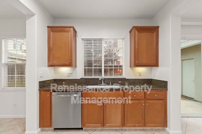Building Photo - 288 W Fauna Ave