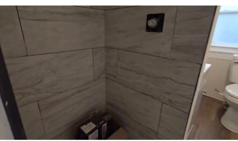 Building Photo - 24 Cleveland Ave