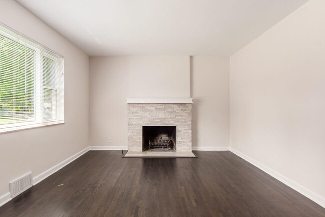 Building Photo - 336 E Weisheimer Rd