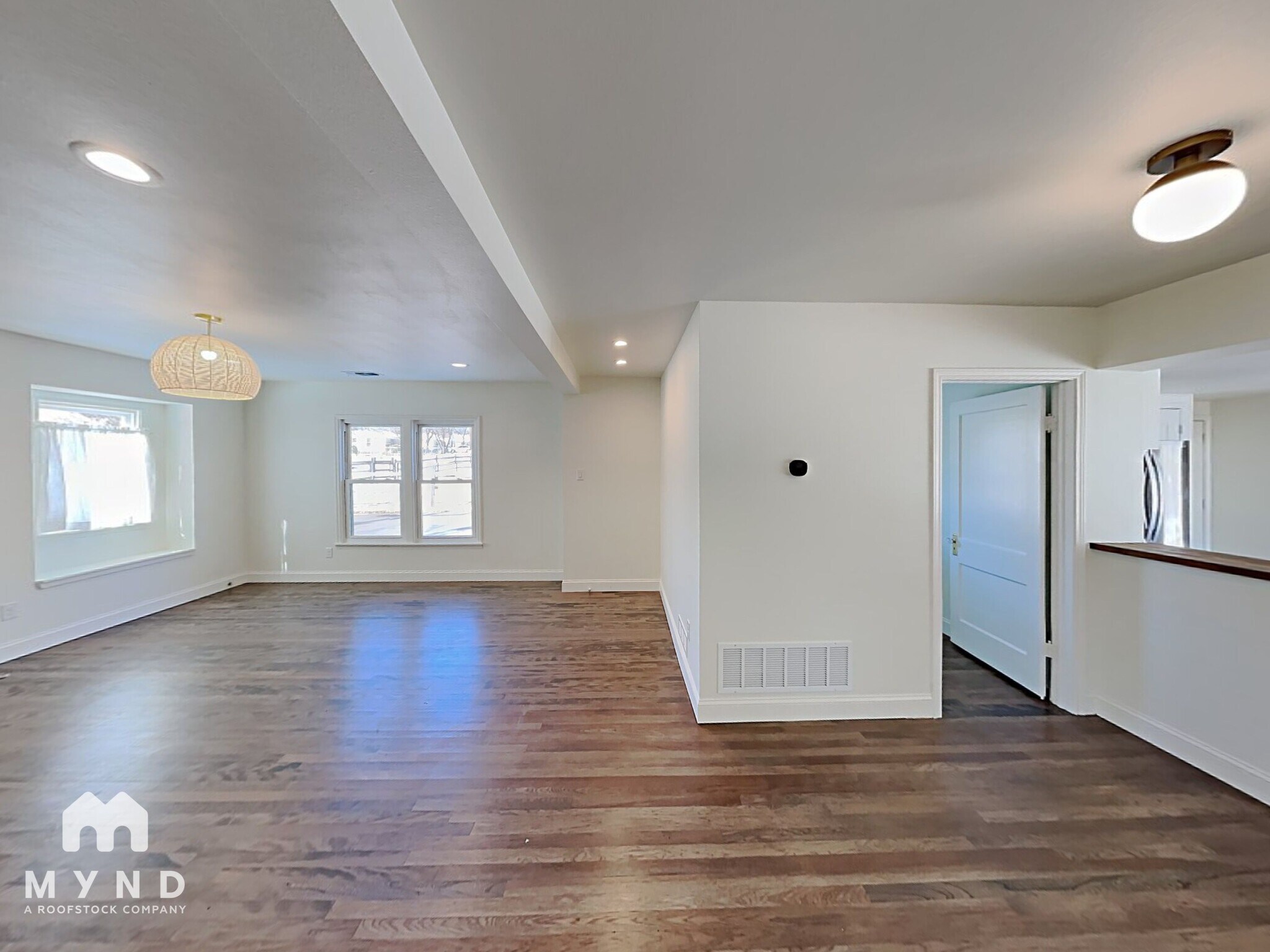 Building Photo - 110 N Ravinia Dr