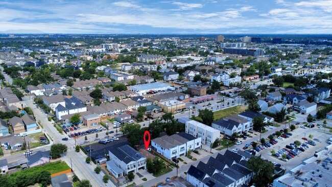 Building Photo - 1507 Laird St