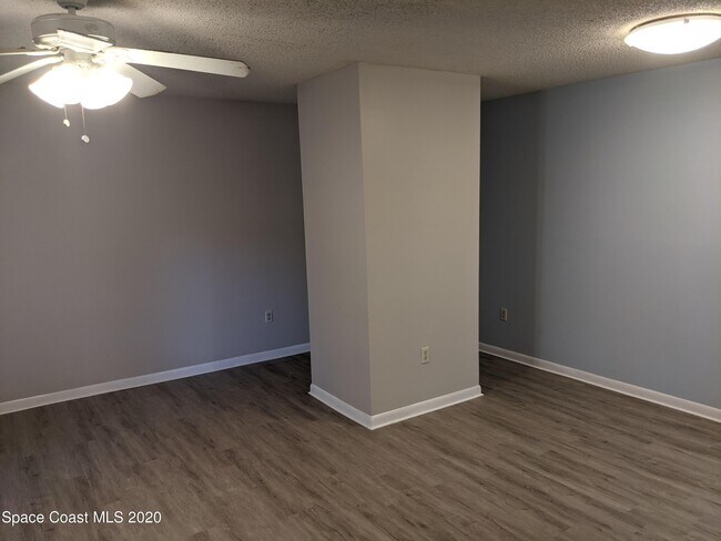 Building Photo - 3510 Sable Palm Ln