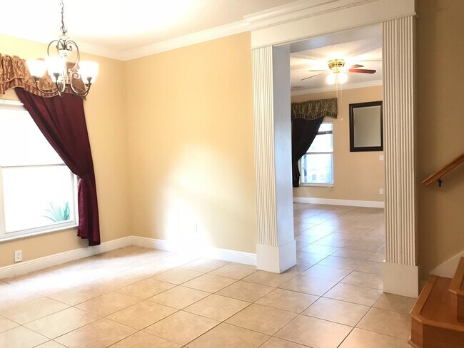 Building Photo - AMAZING HOME WITH LAKEFRONT VIEW!