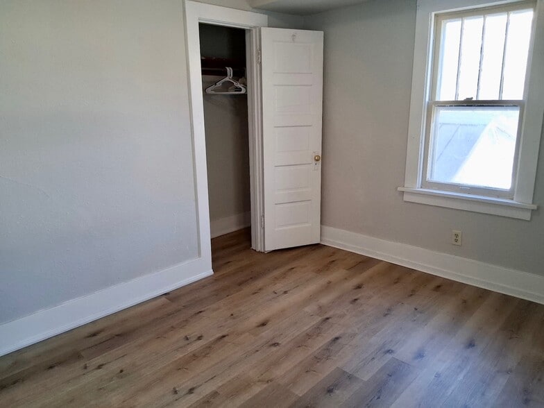 Bedroom - 334 Gwinn Ave