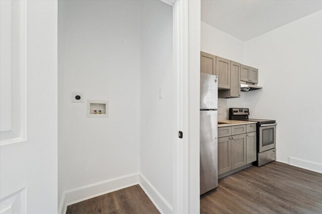 Building Photo - 2733 N 13th St