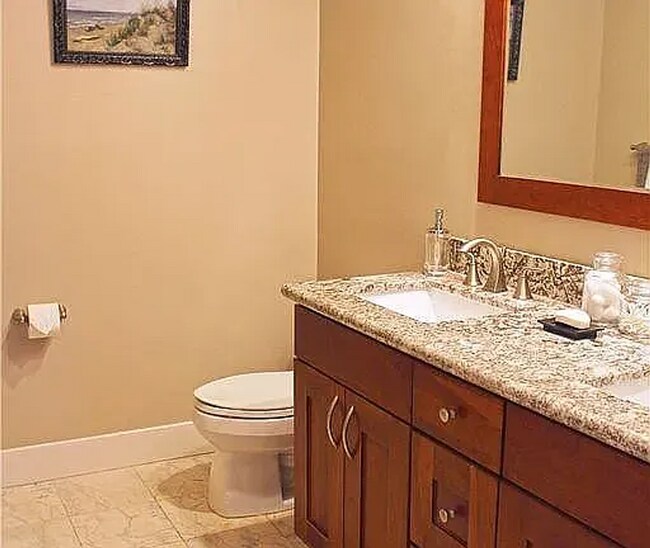 Building Photo - Stunning Somerset Home with Breathtaking City, Mountain & Lake Views – 5 Bedrooms, Gourmet Kitchen