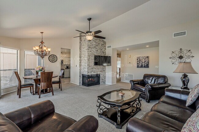 Building Photo - 9707 E Mountain View Rd