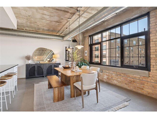 Building Photo - 525 N 3rd St