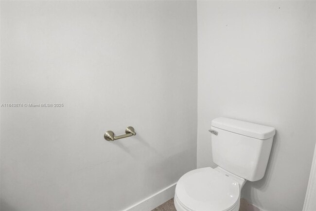 Building Photo - 980 SW 6th Pl