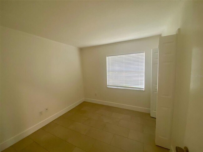 Building Photo - 909 Wrenwood Ln