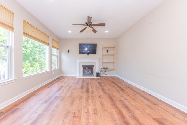 Building Photo - 51344 E Bourne Terrace