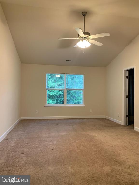 Building Photo - 6906 Lunette Ln