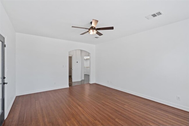 Building Photo - 485 Canna Lily Cir