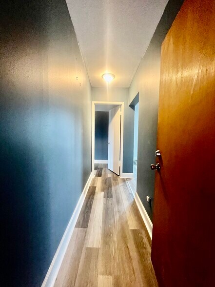 Building Photo - 5432 25th Ave