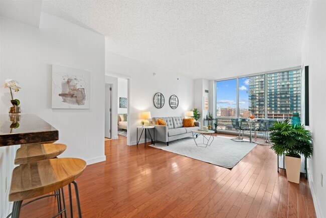 Building Photo - 1 Shore Ln