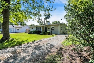 Building Photo - 131 Belaire Dr