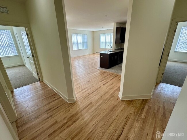 Building Photo - 101 Roosevelt Ave