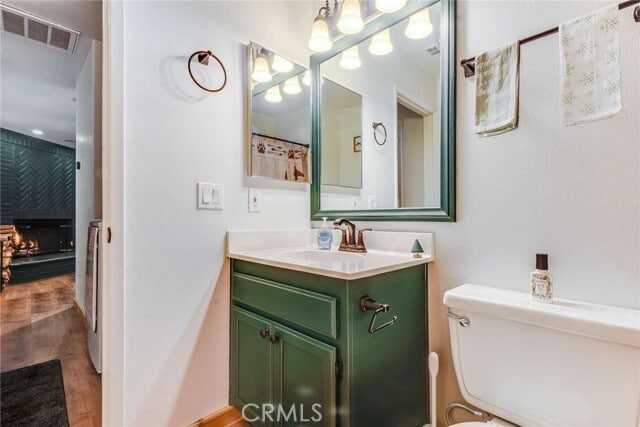 Building Photo - 513 W Victoria Ct