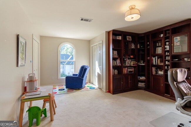 Building Photo - 3850 Glenhurst Dr