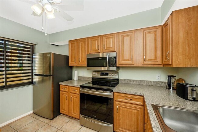 Building Photo - 5219 Lake Village Dr